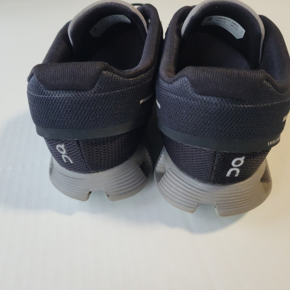 ON Running Cloud 5, Black Lead, Women Size 11 - Picture 3 of 16